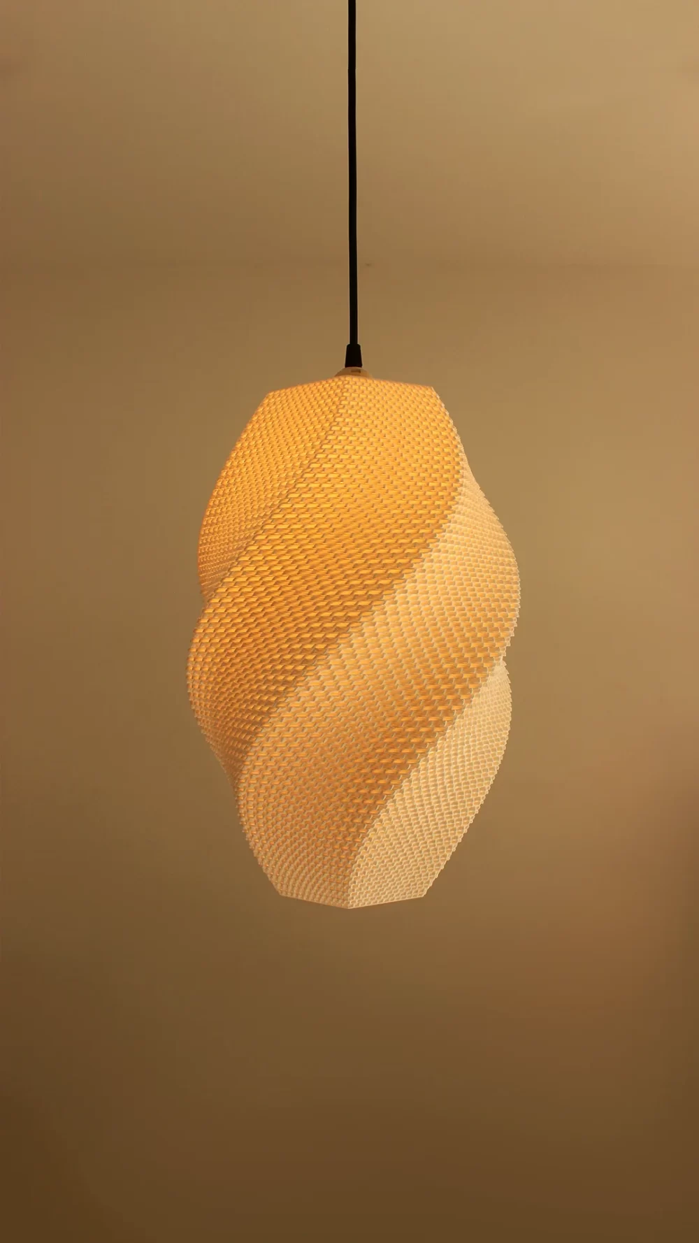 Lampa Koja Unosi Toplinu u Svaki Prostor