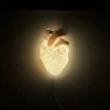 Lampa u Obliku Srca - Jedinstven Zidni Dekor