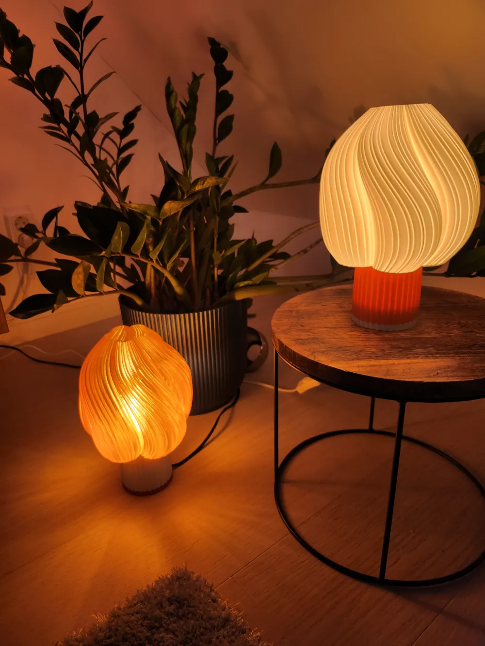 Spiralna Stolna Lampa / Uljepšajte Svaki Prostor
