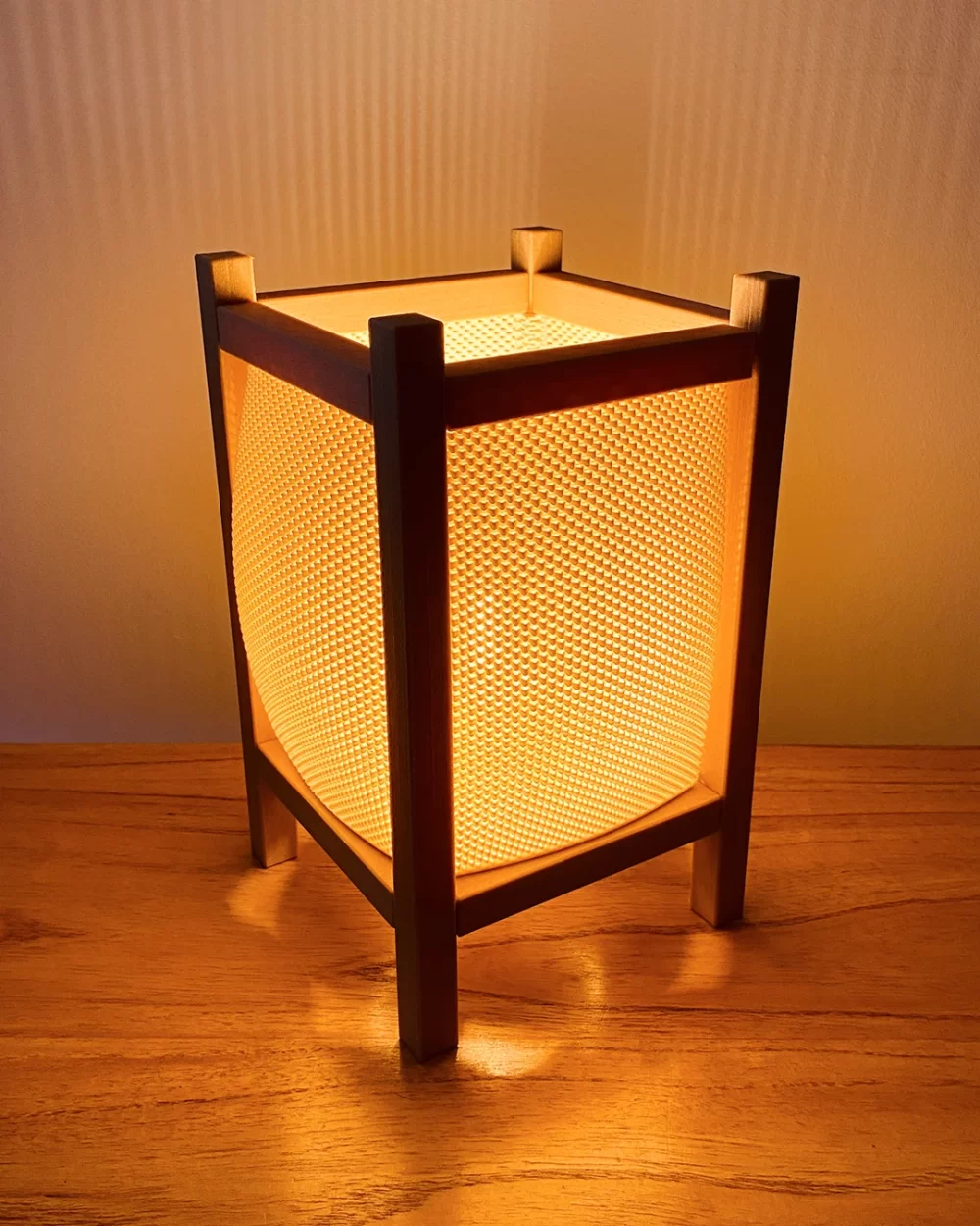 Stolna Lampa za Toplu Atmosferu