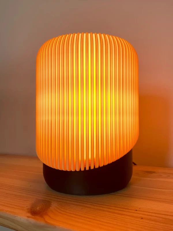 Stolna Lampa Koja Unosi Toplinu u Svaki Prostor