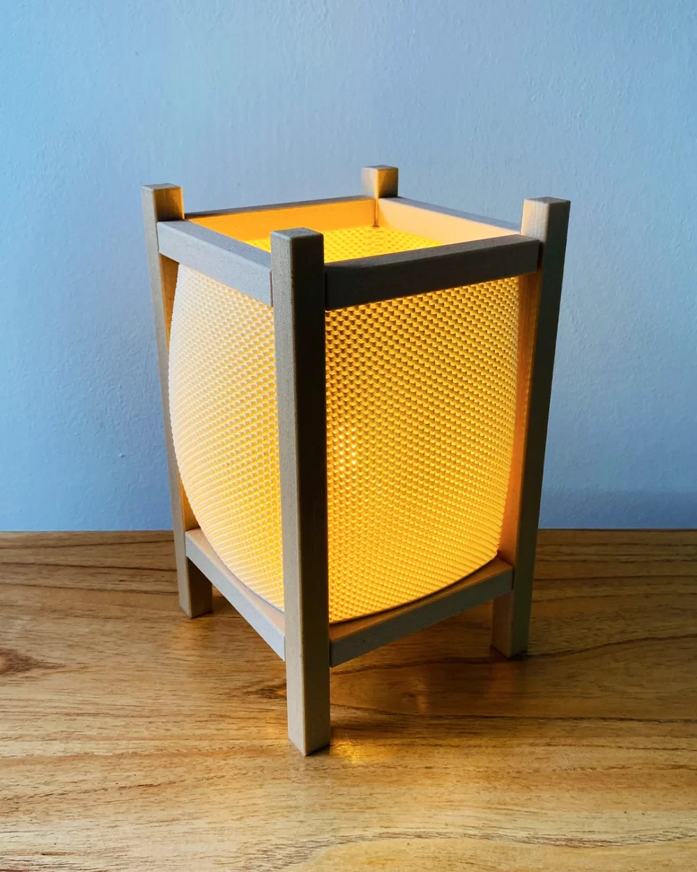 Stolna Lampa za Toplu Atmosferu