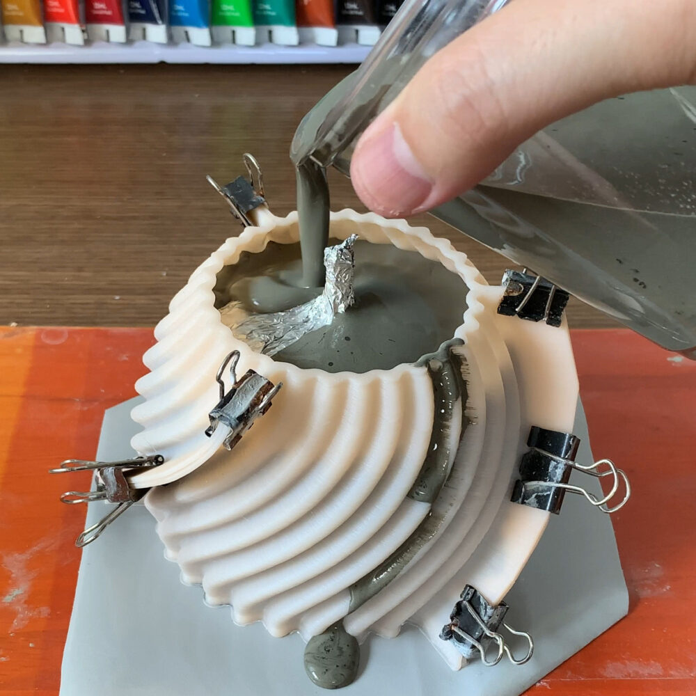 Kalup za Saksiju sa Uvijenim Dizajnom / 3D Print