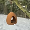 Moderna Hranilica za Ptice / Stil i Funkcionalnost za Vaš Vrt